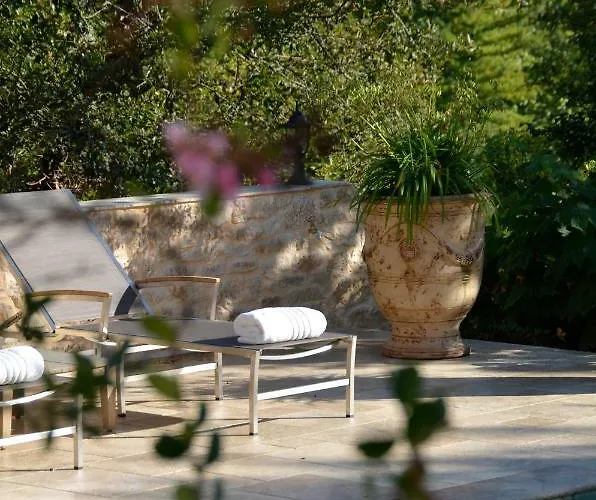 Lalande-laborie Bed & Breakfast